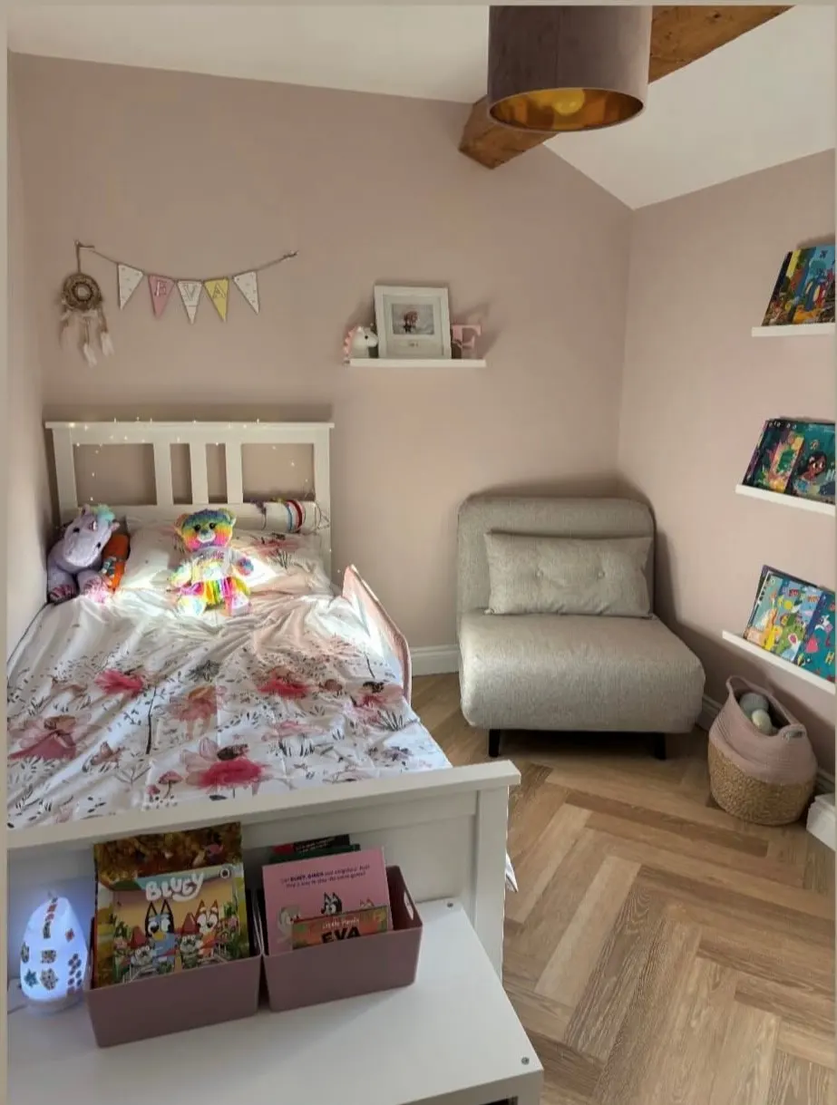 http://A%20cozy%20cottage%20interior%20with%20Chartwell%20Stone%20flooring,%20emphasizing%20its%20rustic%20charm%20and%20warm,%20natural%20tones.%20The%20space%20is%20styled%20with%20inviting%20decor,%20creating%20a%20homely%20ambiance.
